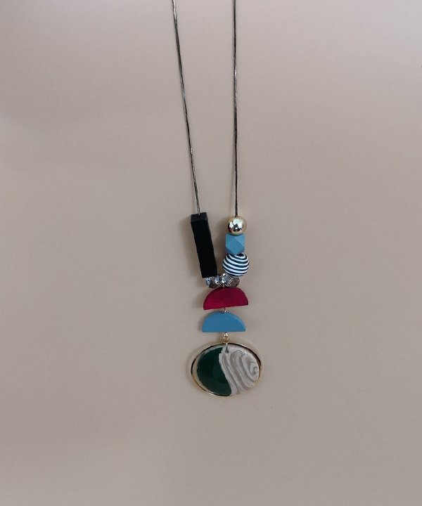 يينغ يانغ سلسلة خشبية طويلة خضراء|