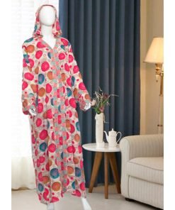 قفطان مطبوع بغطاء للرأس وردي